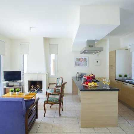 וילה The Ultimate Guide To Renting Your 5 Star Protaras 41 *